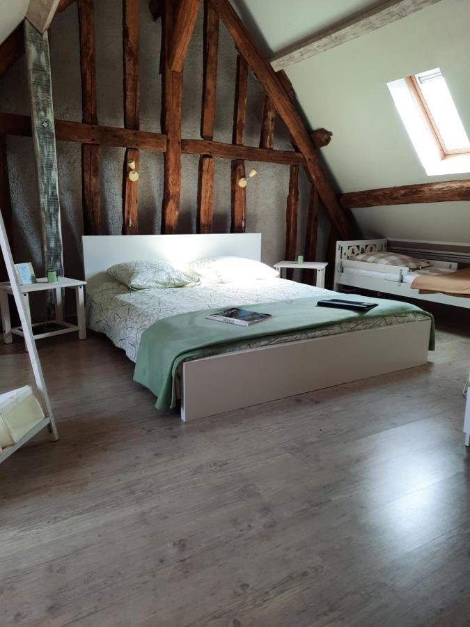 La Maison Genevier - Chambre La Family Montreuil-en-Touraine Exteriör bild