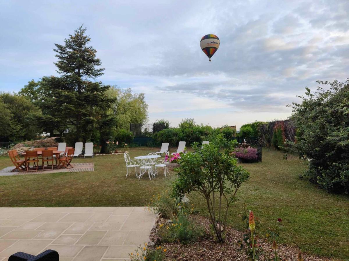 La Maison Genevier - Chambre La Family Montreuil-en-Touraine Exteriör bild